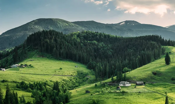 Paisaje escénico de montaña — Foto de Stock