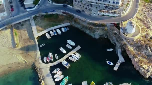 Flygfoto över ön Paros — Stockvideo