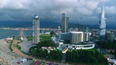 Batum cityscape bulutlu gün, hava uçak görünümü