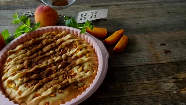 Domowe ciasto brzoskwiniowe — Wideo stockowe