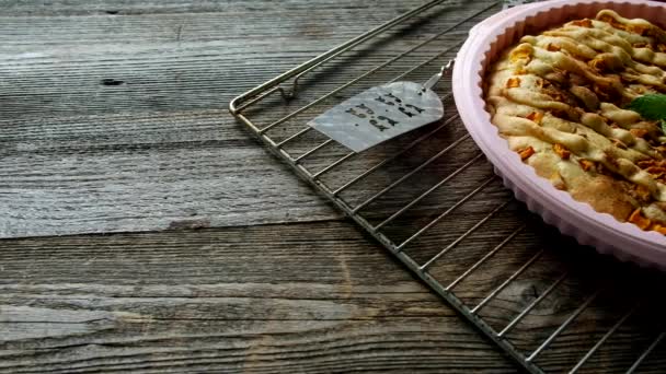 Персиковый домашний пирог — стоковое видео
