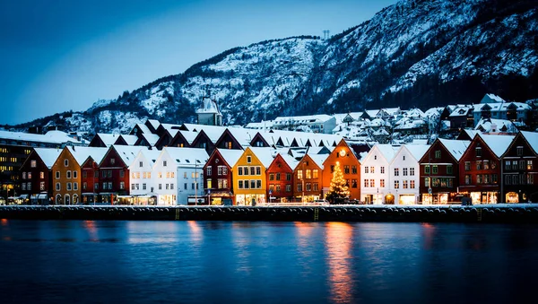 Weergave van Hanseatic huizen in de Bergen met Kerstmis — Stockfoto