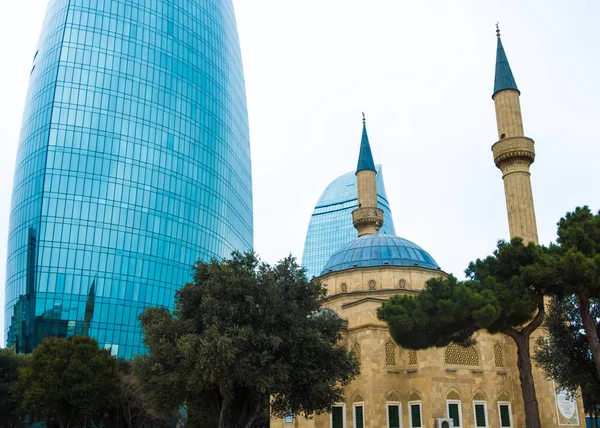 阿塞拜疆巴库的摩天大楼火焰塔 — 图库照片