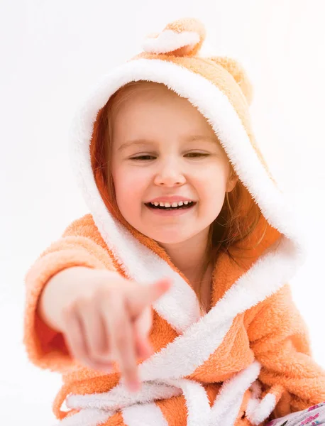Söta barn pekar på något och skrattar — Stockfoto