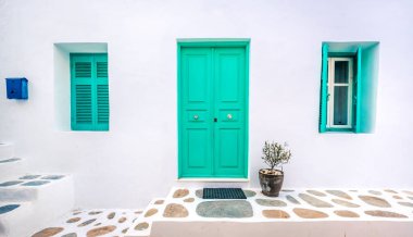 Ahşap yeşil kapı