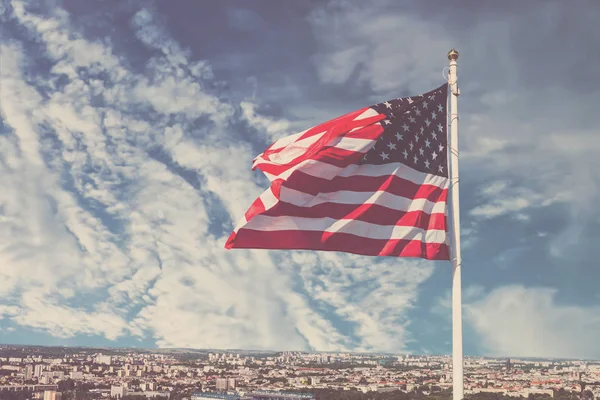 Amerikaanse vlag wapperend — Stockfoto