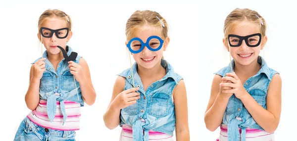 Set von kleinen Mädchen halten Maske Brille isoliert — Stockfoto