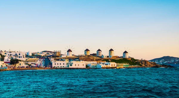 Ilha Mykonos Com Moinhos Vento Vista Mar — Fotografia de Stock