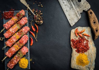 Baharatlı çiğ kebap.