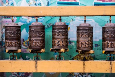 Boudhanath Stupa ibadet tekerlerimi