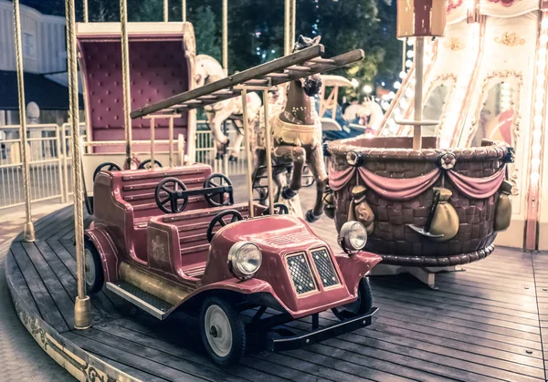 Carrousel français dans un parc de vacances — Photo