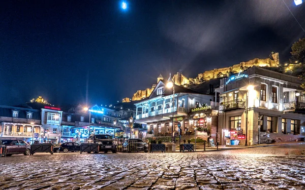 Tbilisi central square gece adlı — Stok fotoğraf