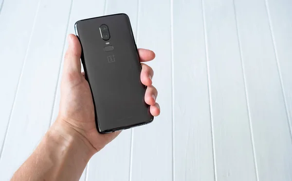 Smartphone moderno OnePlus 6 —  Fotos de Stock