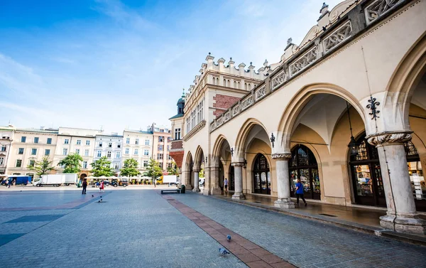 Słoneczny widok krakowskiego rynku — Zdjęcie stockowe