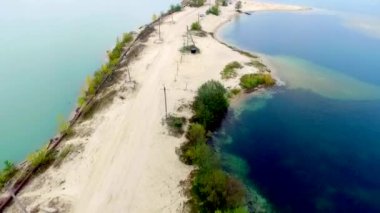 Kumlu deniz örgü havadan görünümü