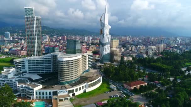 Moderne Gebäude von Batumi von oben — Stockvideo