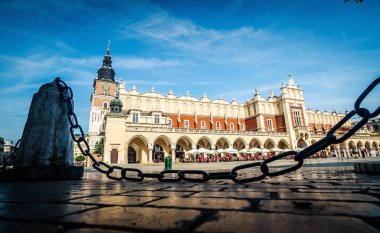 Krakow şehrinde merkezi Pazar Meydanı