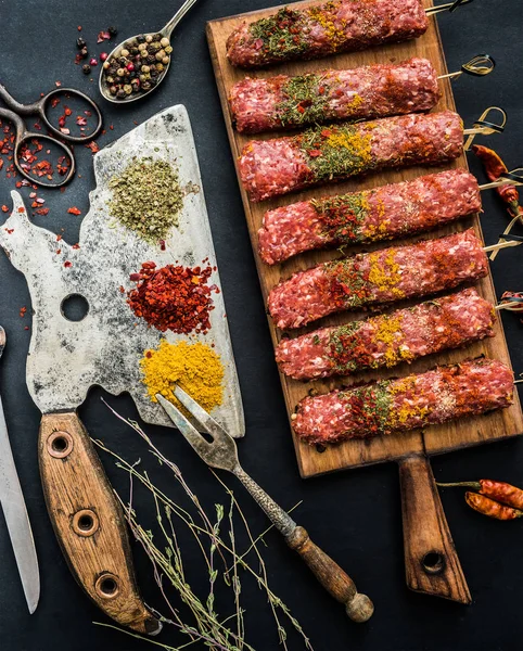 Raw kebab with spices — Stock Photo, Image