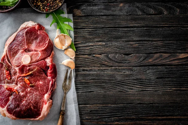 Stück rohes Lammfleisch — Stockfoto