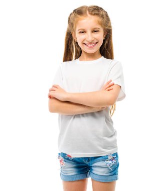 Beyaz t-shirt logo alanı için kız
