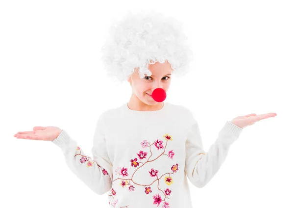 Menina adolescente em peruca de palhaço e nariz vermelho isolado — Fotografia de Stock
