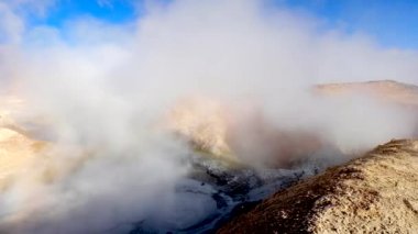 Boivian çöl manzara geysers Buhar ile