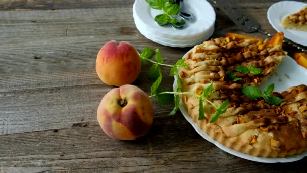 Tarta casera de melocotón — Vídeos de Stock