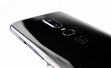 Modern Smartphone Oneplus 6