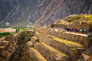 Ollantaytambo moutainious Peyzaj taş duvarlar