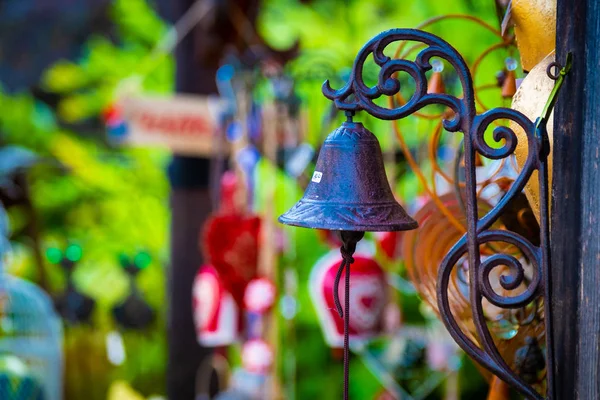 Vue rapprochée de cloche forgée — Photo