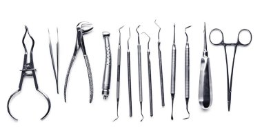 Farklı metal tıbbi aletleri izole