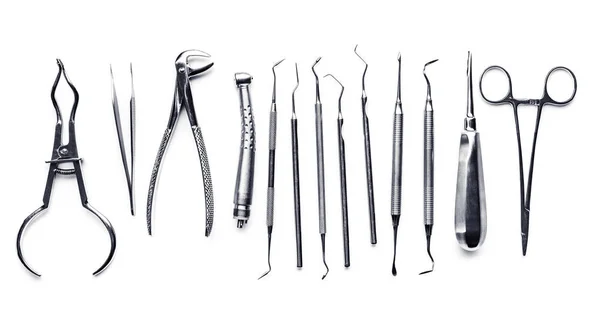 Diferentes herramientas médicas metálicas aisladas —  Fotos de Stock