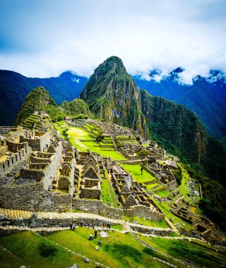 Eski görkemli Machupicchu şehrin nefes kesici manzara