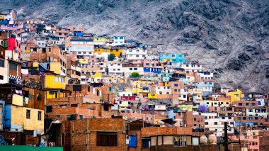 Gecekondu binalar Lima, Peru