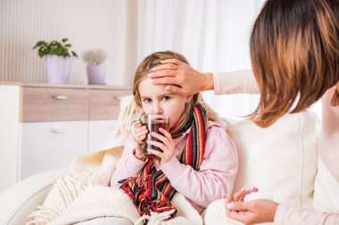 Anne kontrol kızlarının ateş