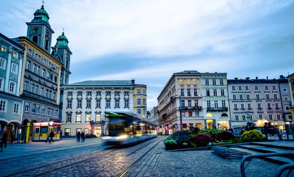 Tramway with architecture around in center of Linz, Austria — Stock Photo, Image