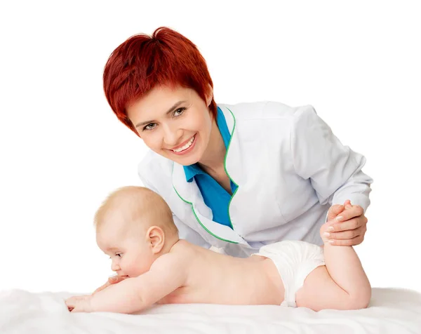 かわいい赤ちゃんと医者 — ストック写真
