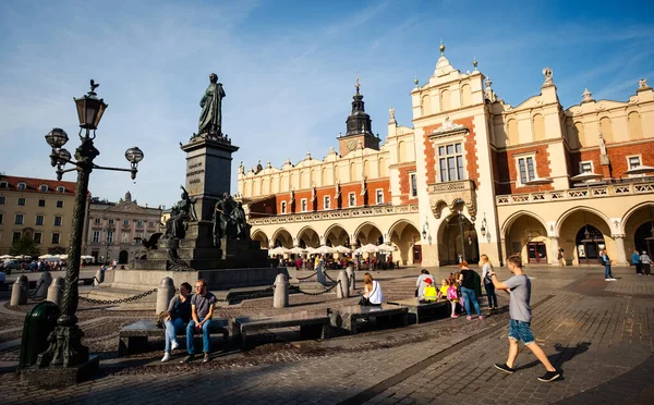 Vista al sol del mercado de Cracovia — Foto de Stock