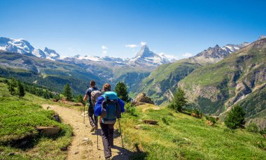 Matterhorn 'a giden turistler