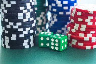 Zar ve poker çipleri