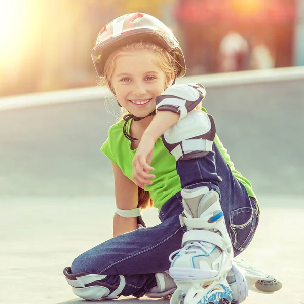 Little girl on roller skates — Stock Photo, Image