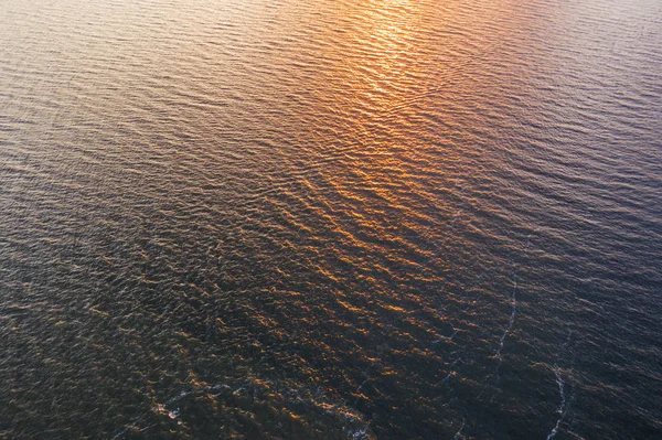 水に夕日の反射 — ストック写真