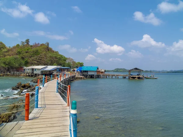 Memancing pelabuhan penduduk desa — Stok Foto