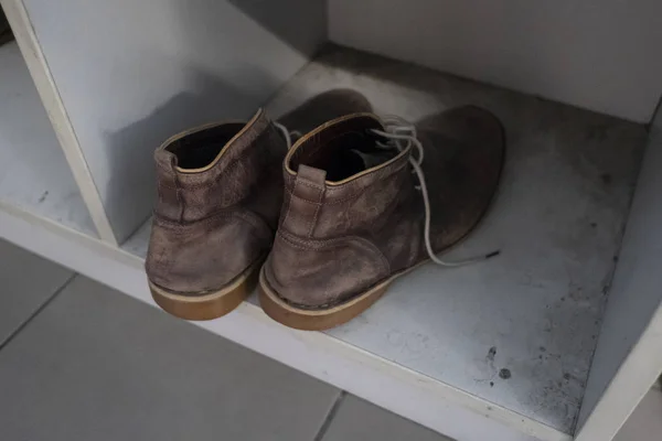 Vecchie scarpe di pelle — Foto Stock