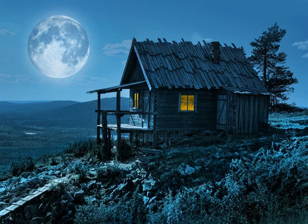 Santa Claus Tajne Domek Laponii Spadły Góry Tajemniczy Moonlight — Zdjęcie stockowe