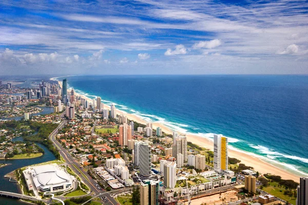 Ozean aus der Sicht der Stadt an der Goldküste — Stockfoto