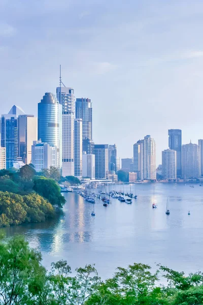 Il fiume Brisbane e la città — Foto Stock