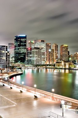 Sydney şehir ve nehir ile bina ışıkları