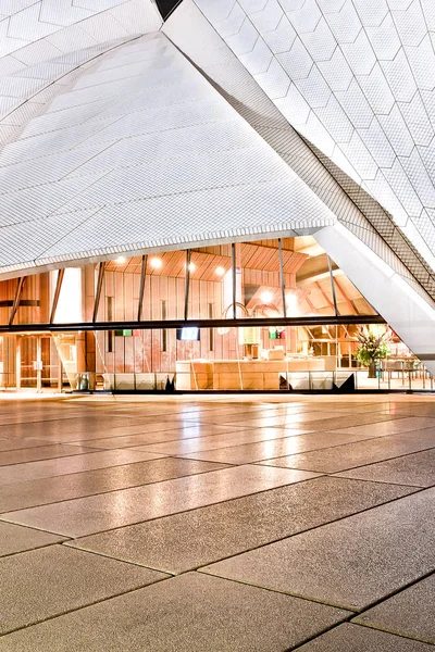 Sydney Operaház fényes padlón belsejében, a tető — Stock Fotó