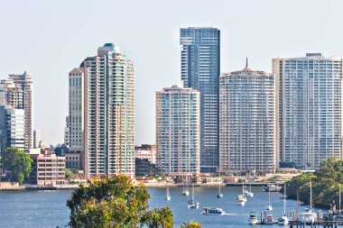 Brisbane şehir ve binaların görünümü kapat 